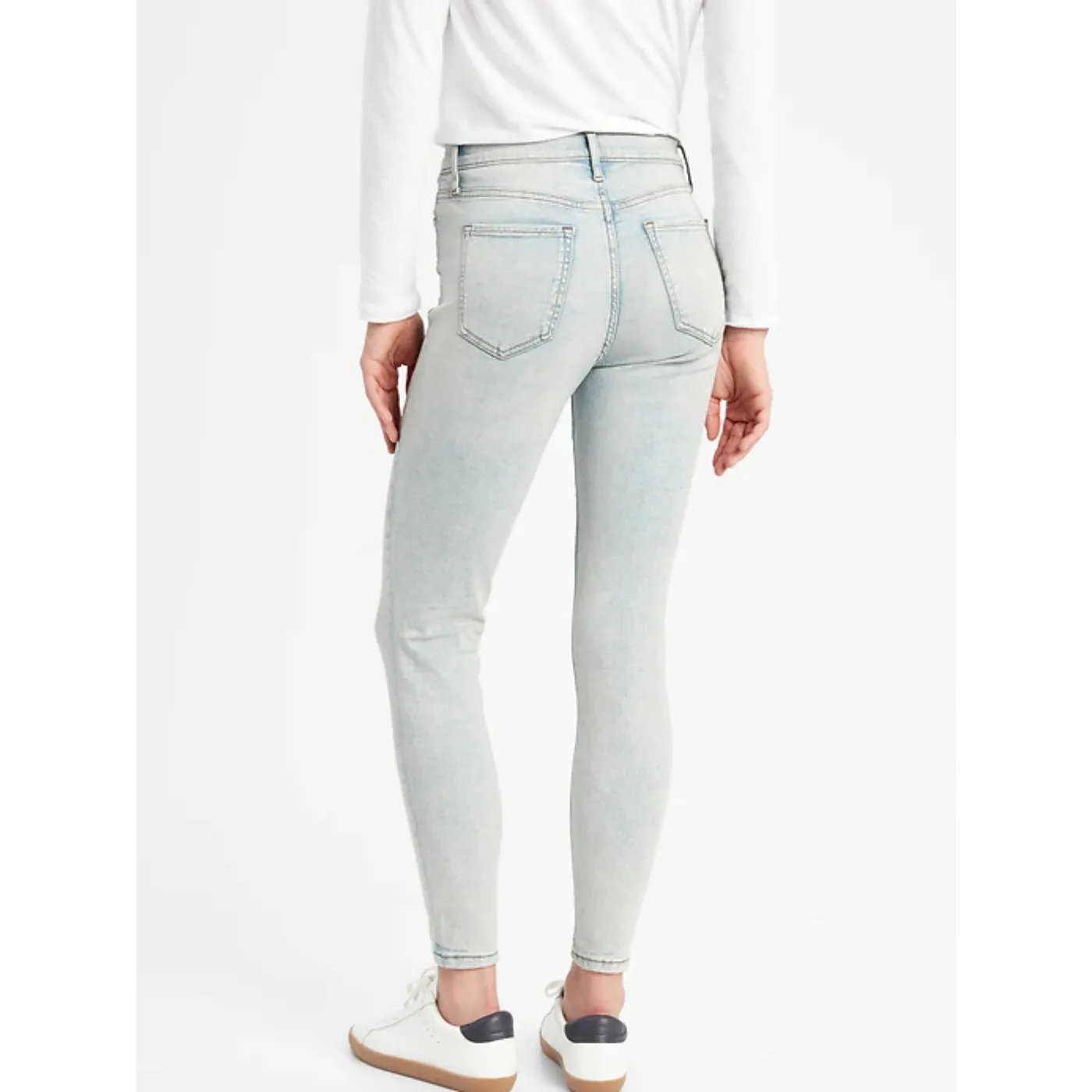 BR Light Wash High Rise Skinny Jeans