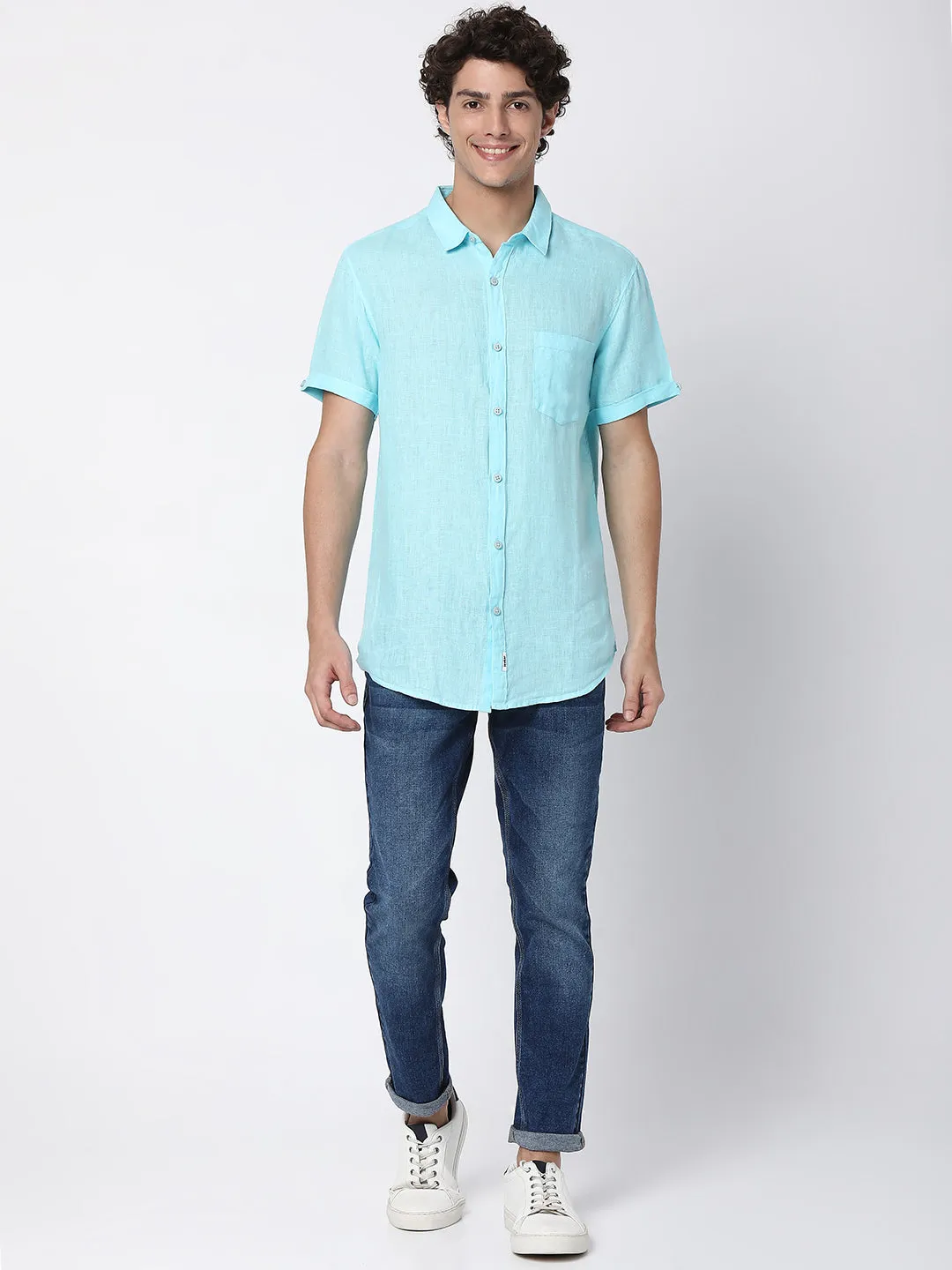 Spykar Men Aqua Blue Cotton Slim Fit Half Sleeve Plain Shirt